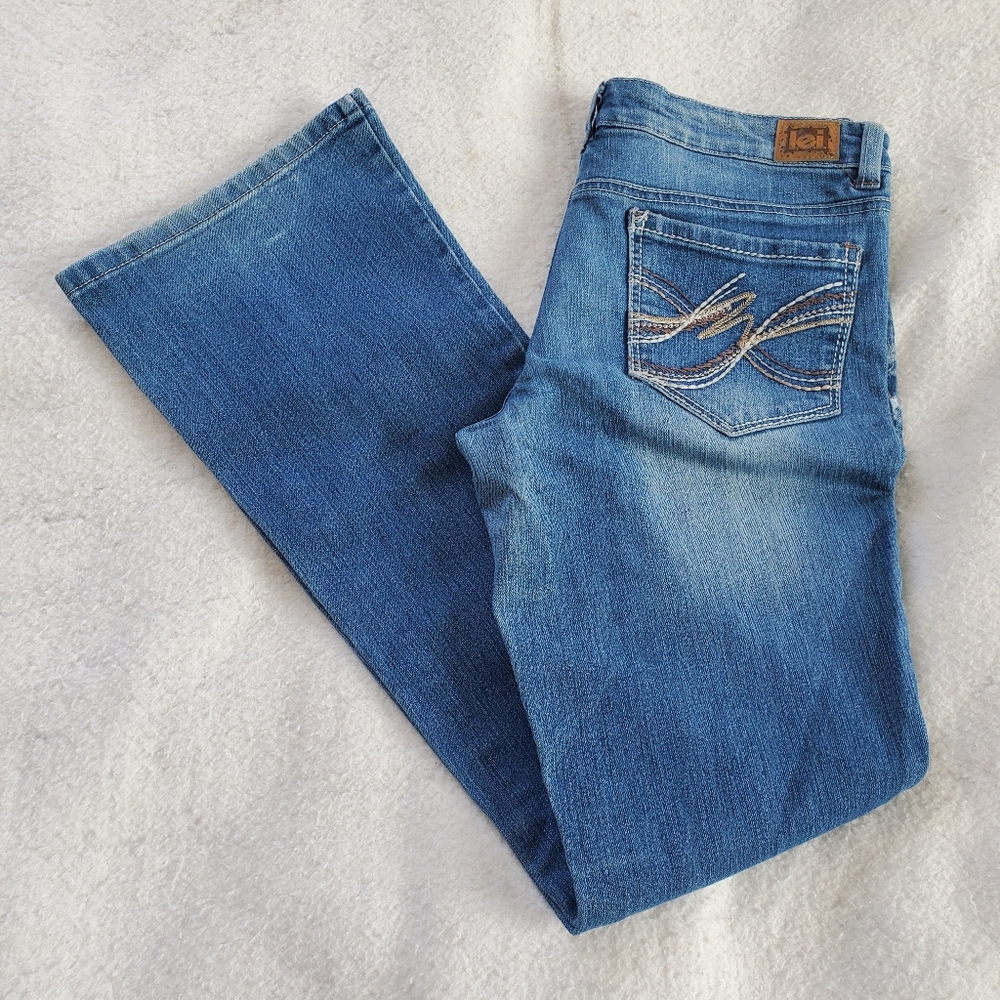 Lei Ashley Distressed Low Rise Boot Cut Jeans, Sz 5